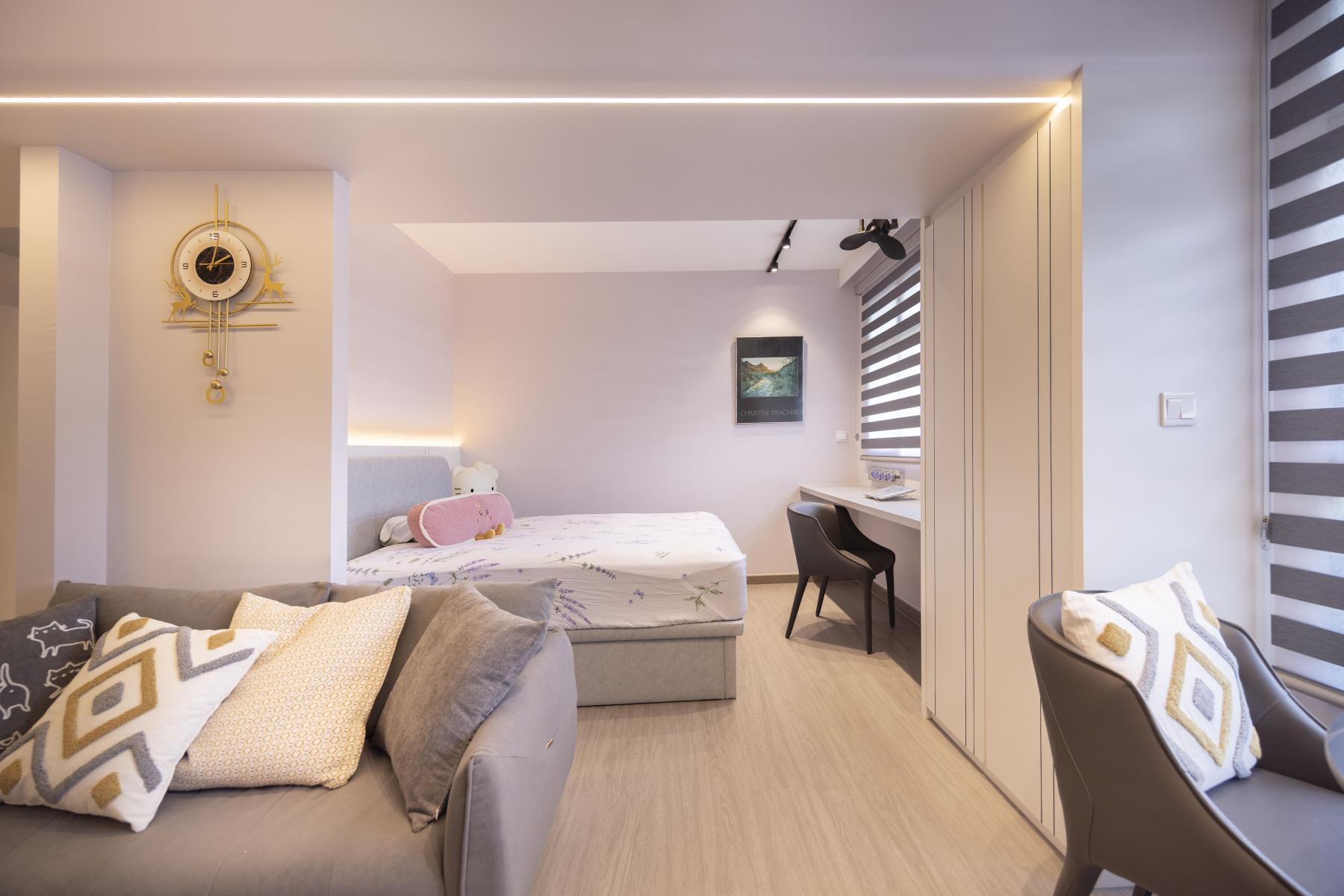 Contemporary Bedroom with Queen Bed and Flooring