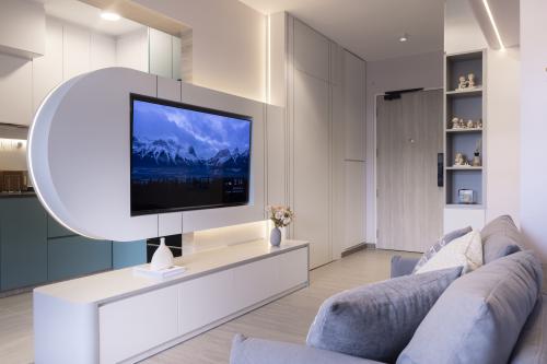 Contemporary Living Room at Yishun Broadwalk