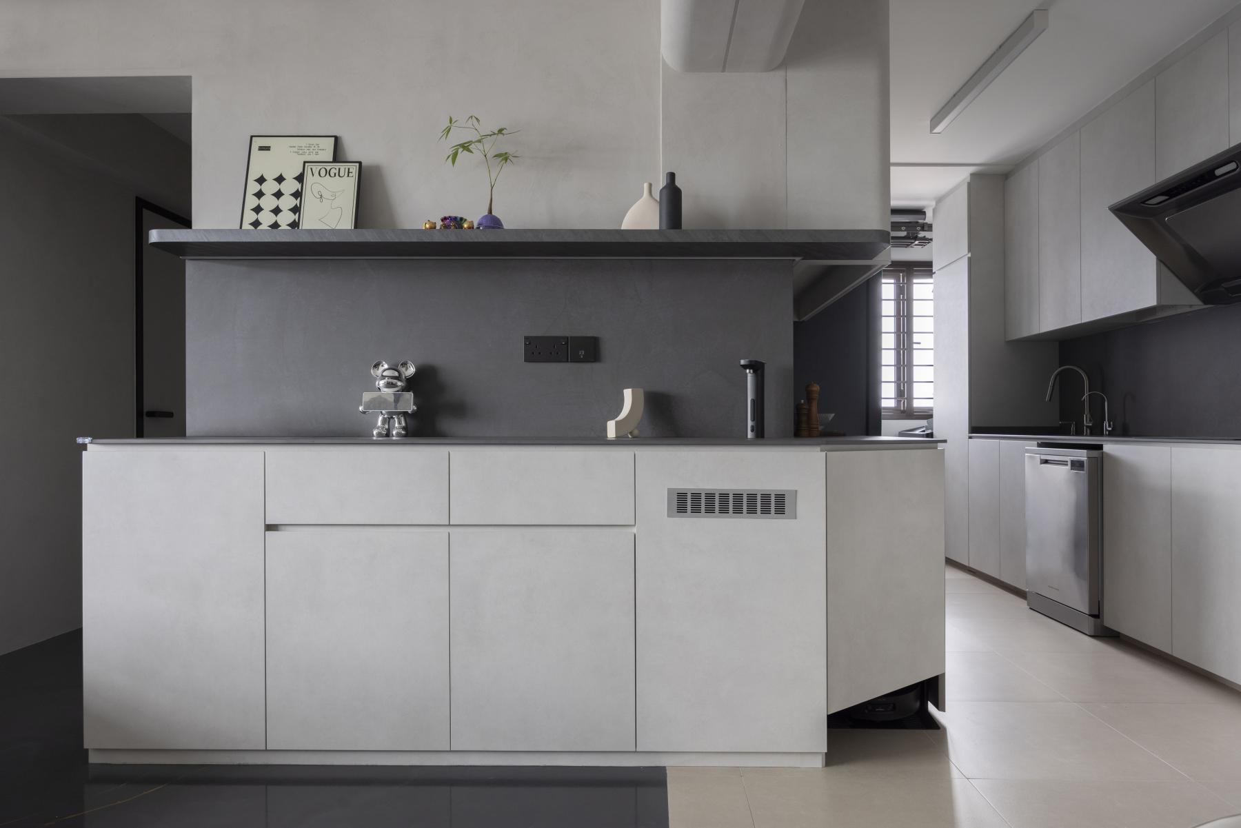 Minimalist Kitchen with Homogeneous Tiles and Kitchen Island