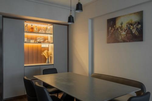 Modern Dining Room at 230 Compassvale Walk