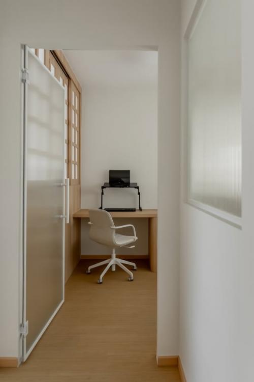 Scandinavian Workstation at 408 Pasir Ris Drive 6
