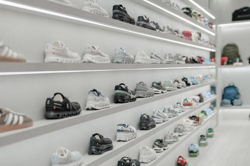 Contemporary Retail at Sneaksurf