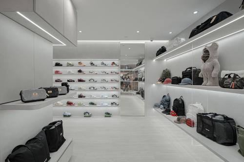 Contemporary Retail at Sneaksurf