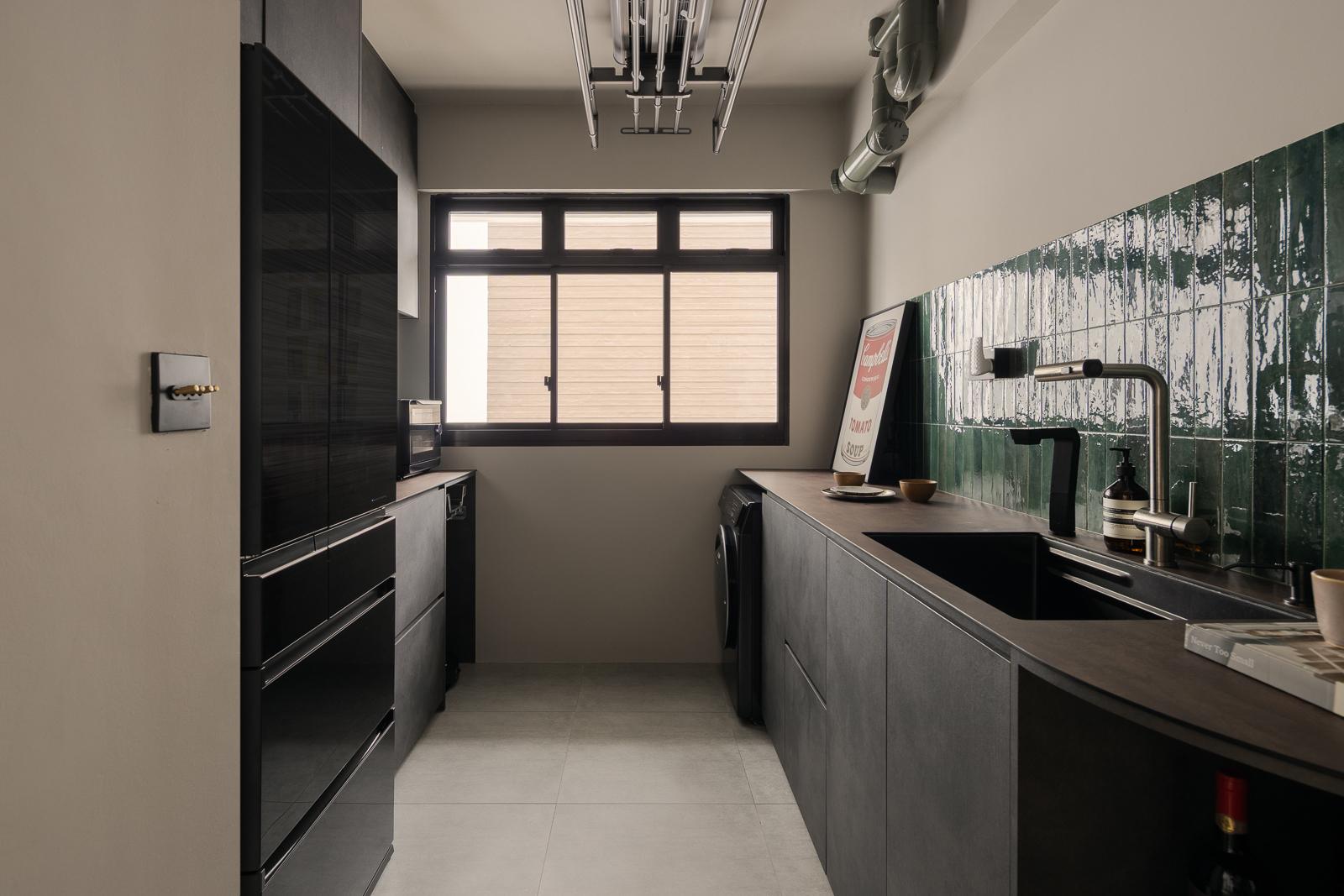 Eclectic Kitchen with Countertop and Open Kitchen