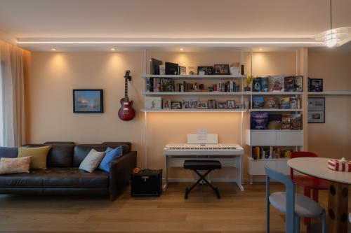 Eclectic Living Room at Normanton Park