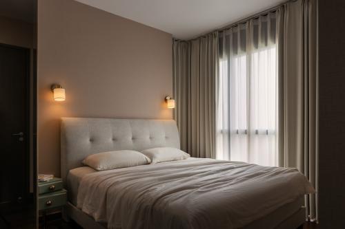 Eclectic Bedroom at Normanton Park