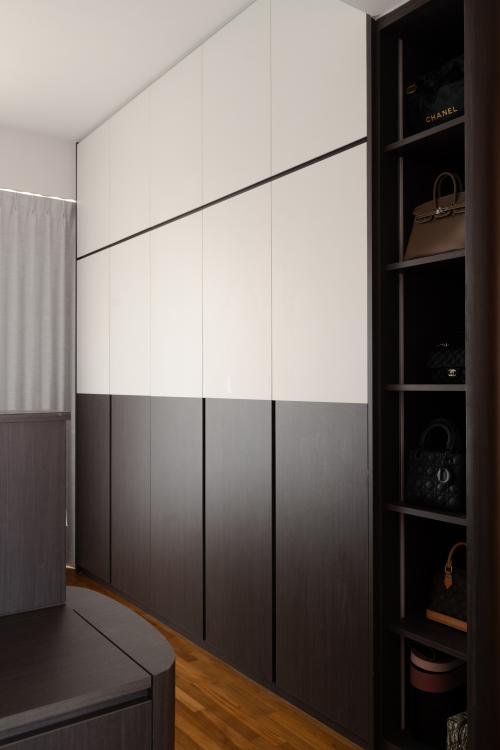 Modern Bedroom at Thomson Three