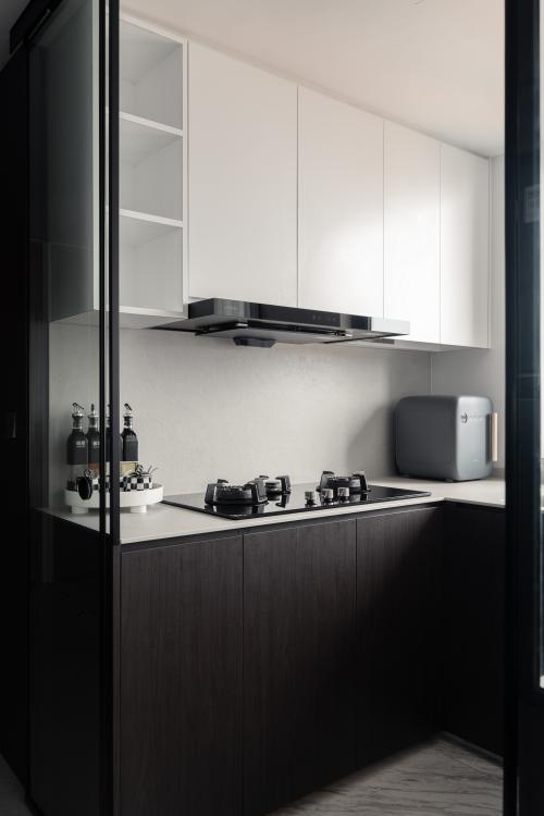 Modern Kitchen at Thomson Three