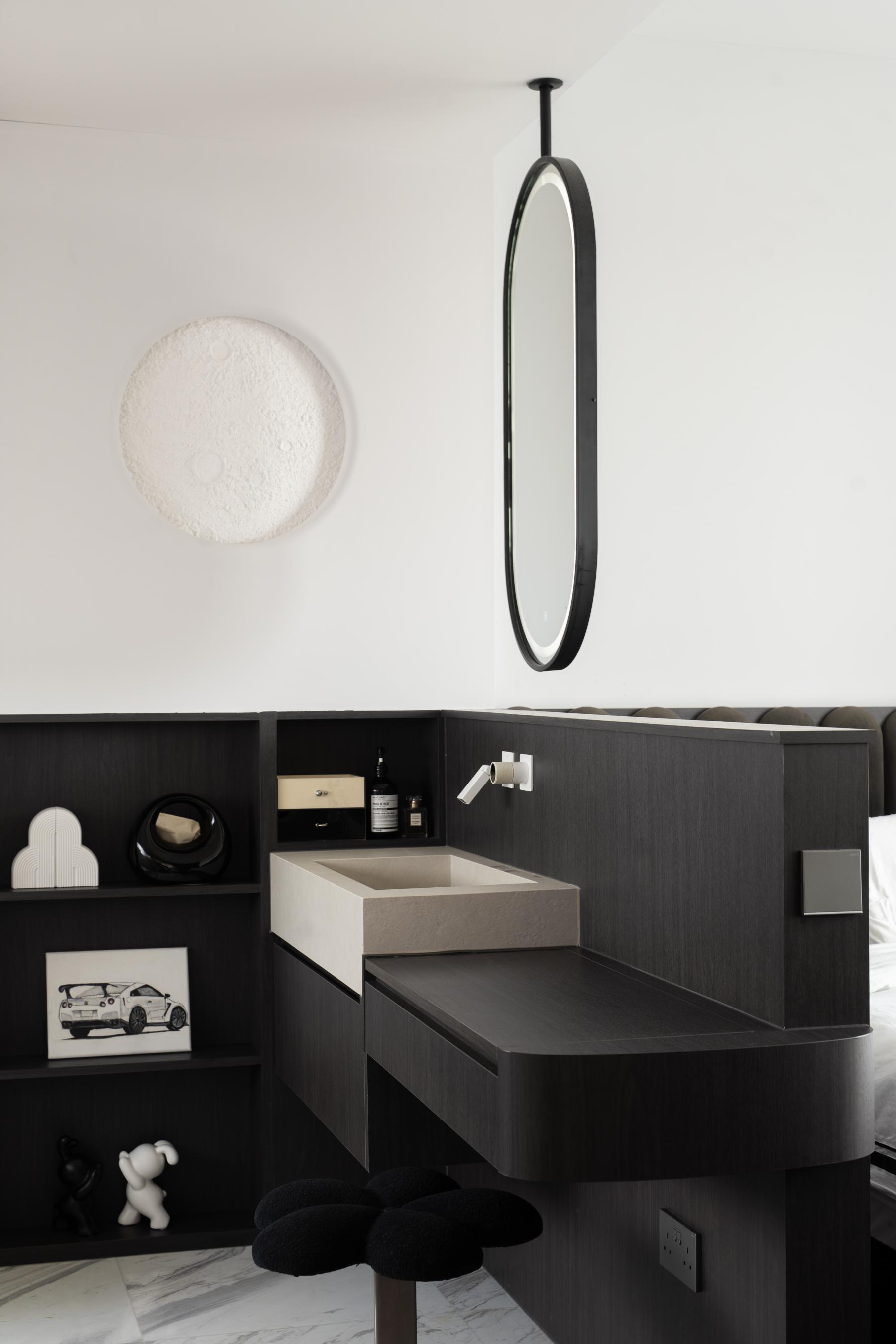 Modern Bathroom with Mirror and Bathroom Storage