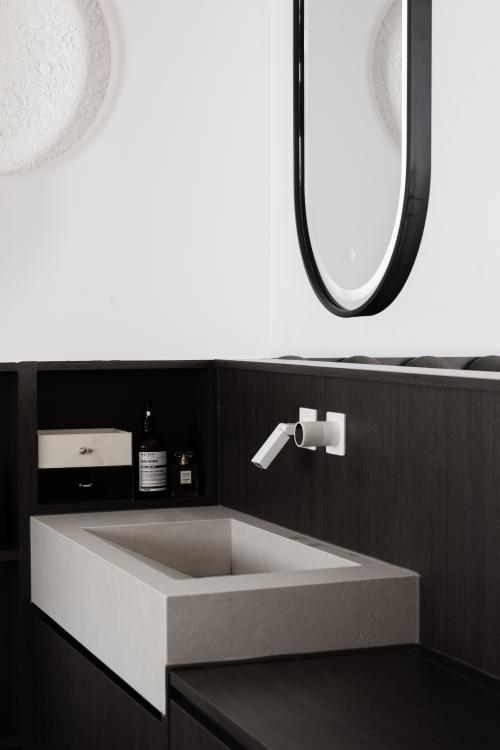 Modern Bathroom at Thomson Three