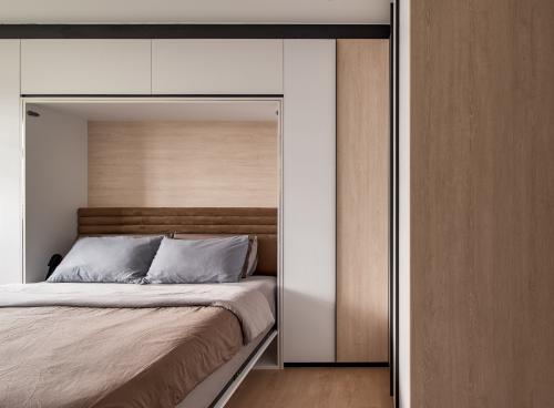 Modern Bedroom at 119 C Alkaff Crescent