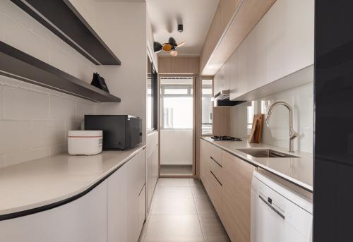 Modern Kitchen at 119 C Alkaff Crescent