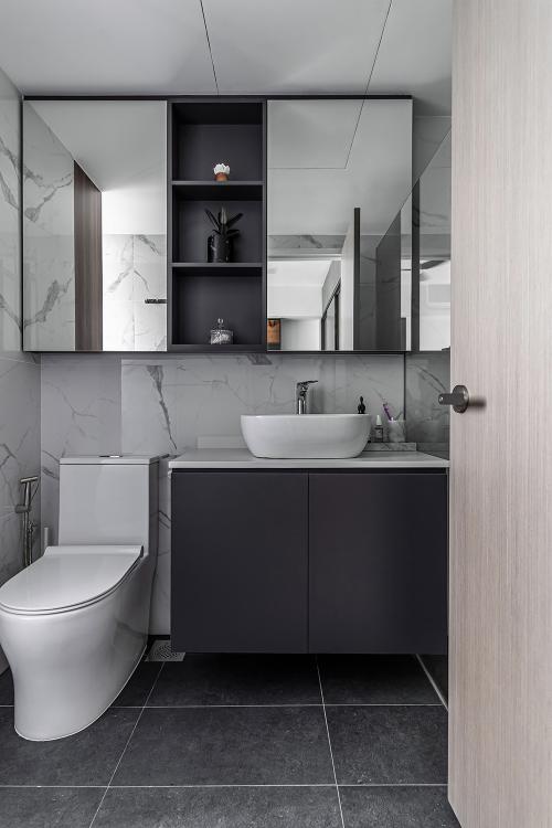 Modern Bathroom at Dunman Place