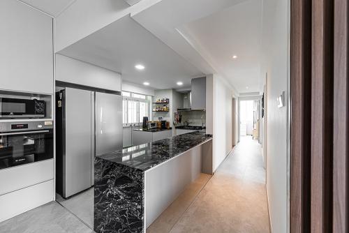 Modern Kitchen at Dunman Place
