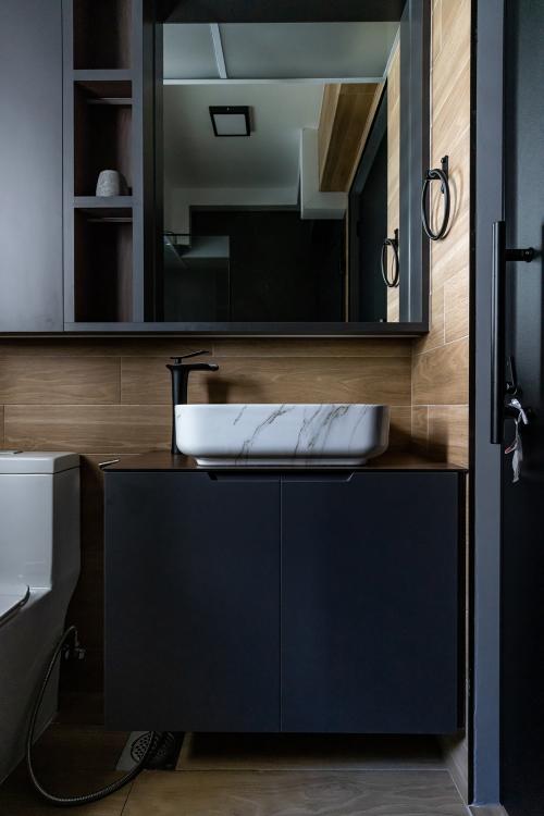 Industrial Bathroom at GreenVerge @ Tampines
