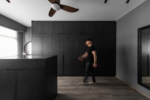 Industrial Walk-in Wardrobe at GreenVerge @ Tampines