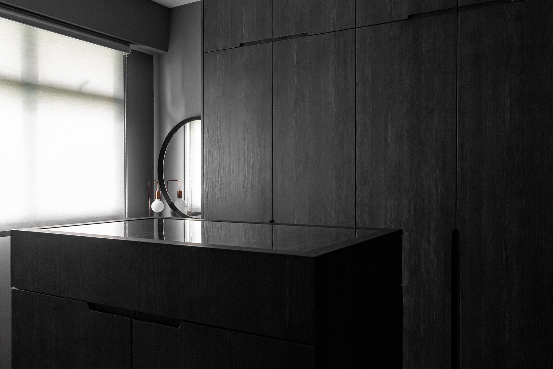 Industrial Walk-in Wardrobe with Mirror and Wardrobe