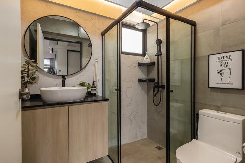 Industrial Bathroom at Fernvale Rivergrove