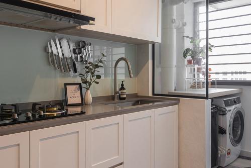 Industrial Kitchen at Fernvale Rivergrove