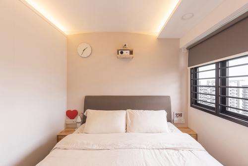 Industrial Bedroom at Fernvale Rivergrove