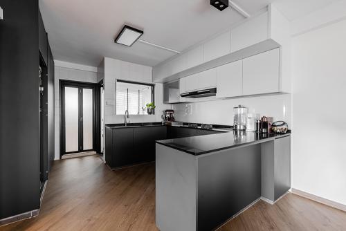 Modern Kitchen at Pasir Ris
