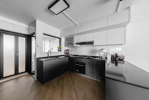 Modern Kitchen at Pasir Ris
