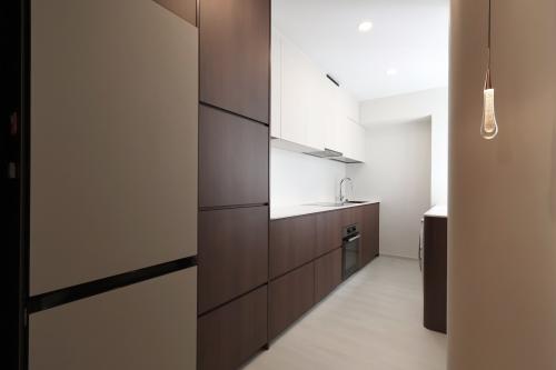 Modern Kitchen at Resale 4 Room HDB @ Tanglin Halt