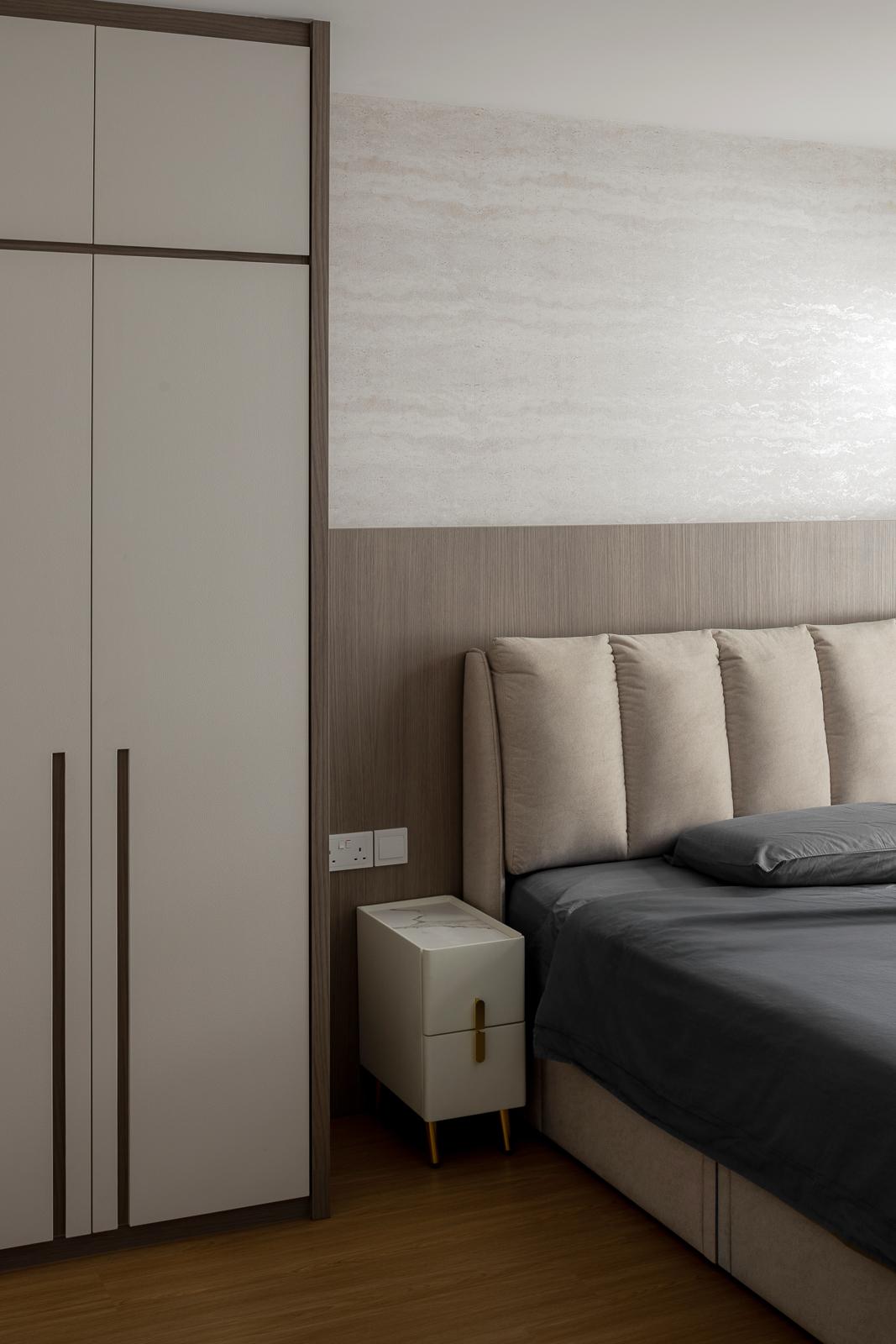 Modern Bedroom with Vinyl Flooring and Wardrobe
