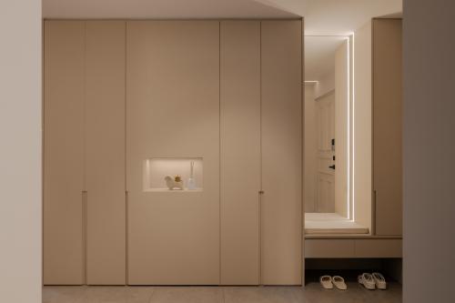 Modern Entryway at Compassvale Haven