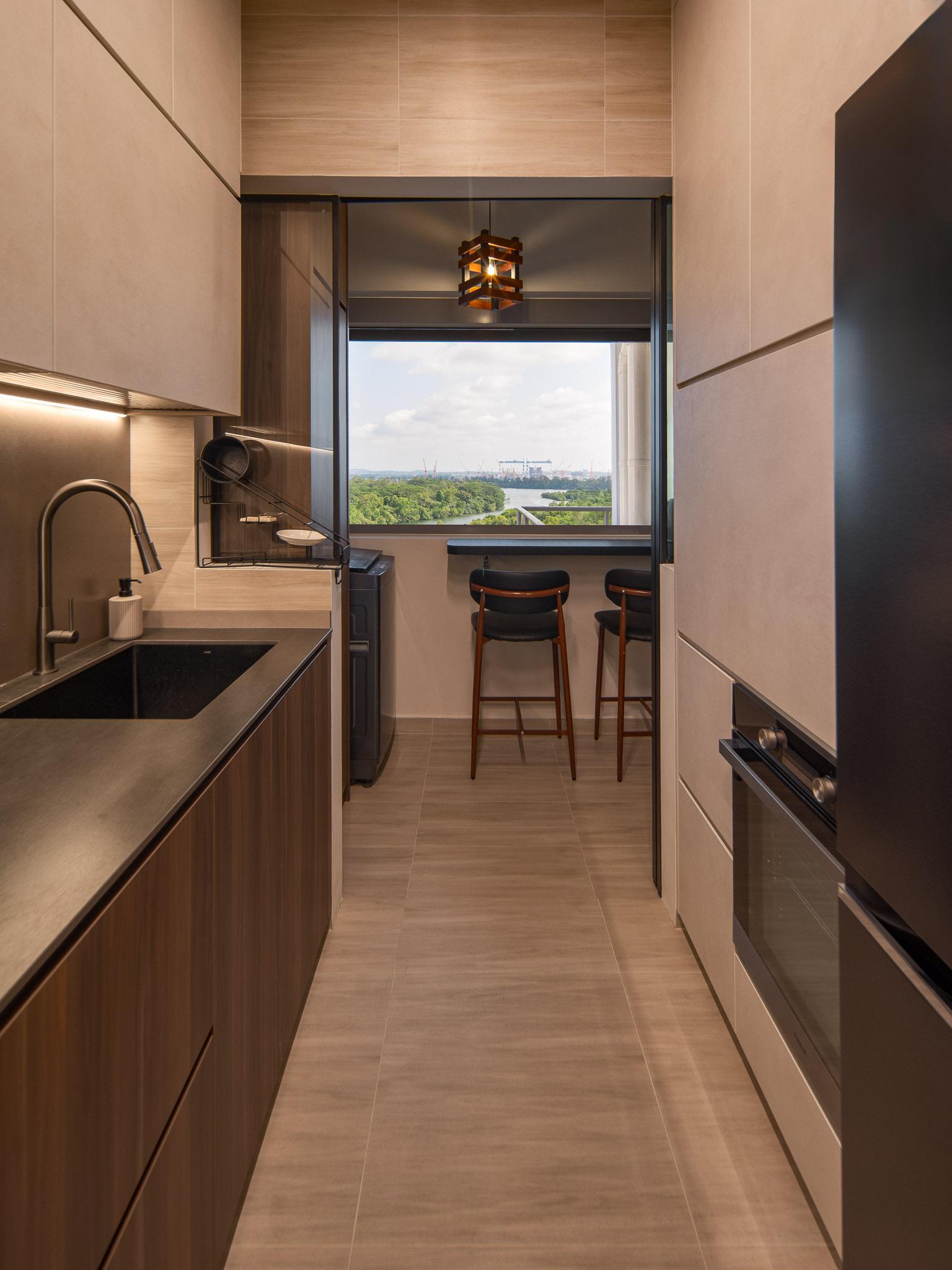 Modern Kitchen with Countertop and Homogeneous Tiles
