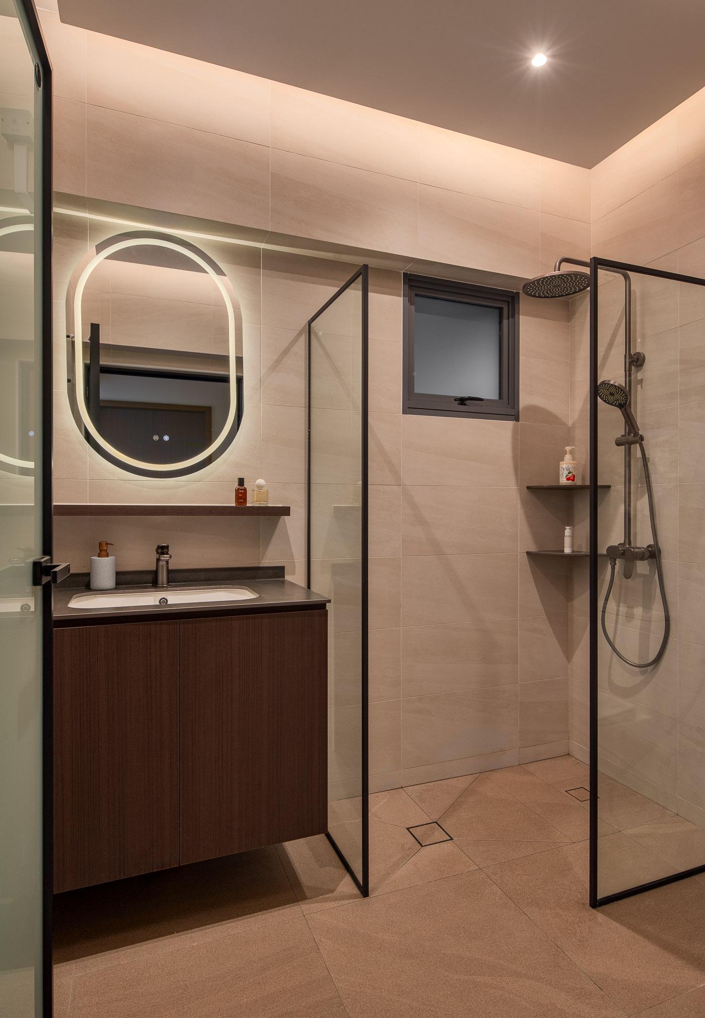 Modern Bathroom with Countertop and Homogeneous Tiles
