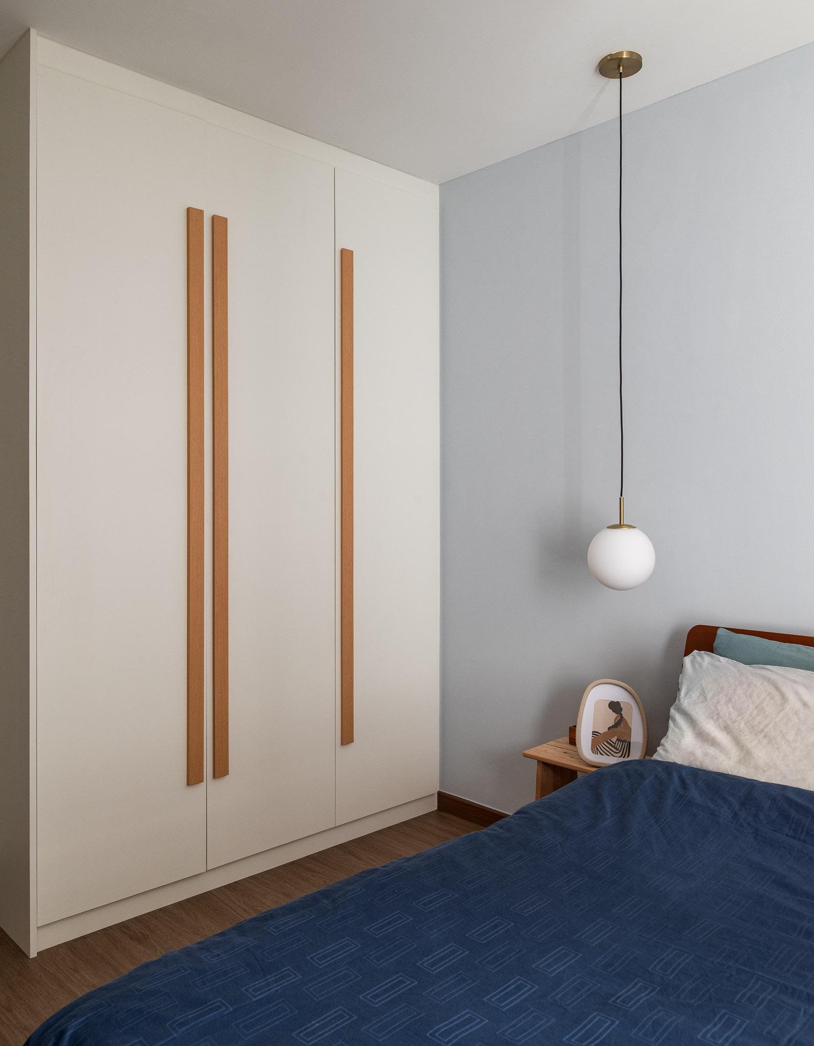 Country Bedroom with Vinyl Flooring and Drop Ceiling