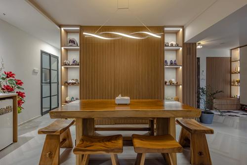 Eclectic Dining Room at Sengkang