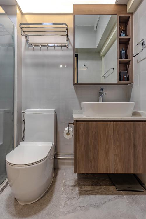 Eclectic Bathroom at Sengkang