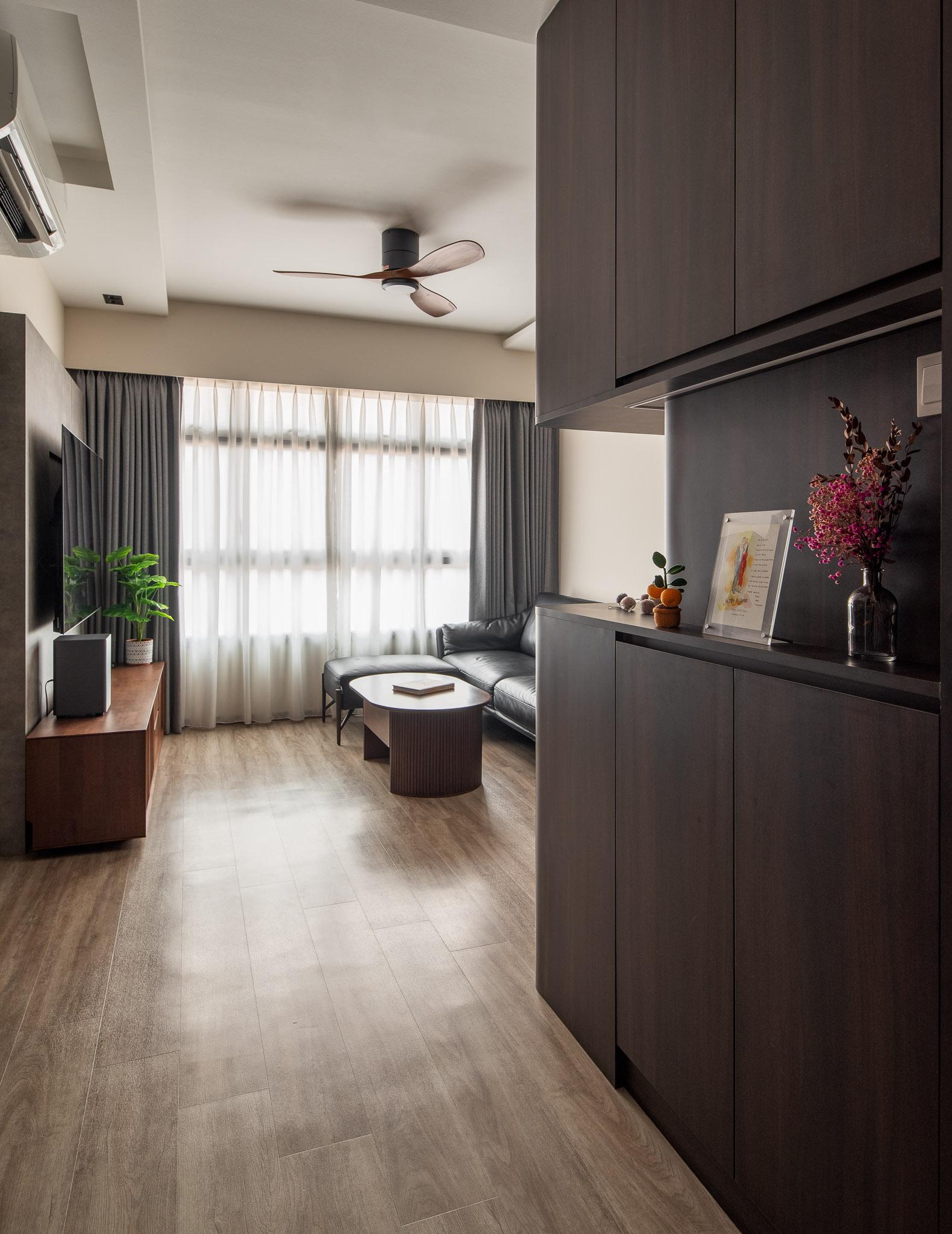 Contemporary Foyer with Vinyl Flooring and TV Console