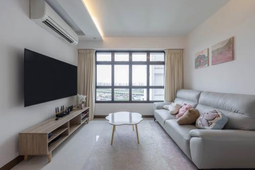 Modern Living Room at Compassvale Helm @ Sengkang