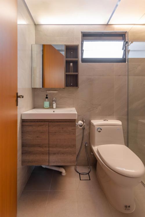 Modern Bathroom at Compassvale Helm @ Sengkang