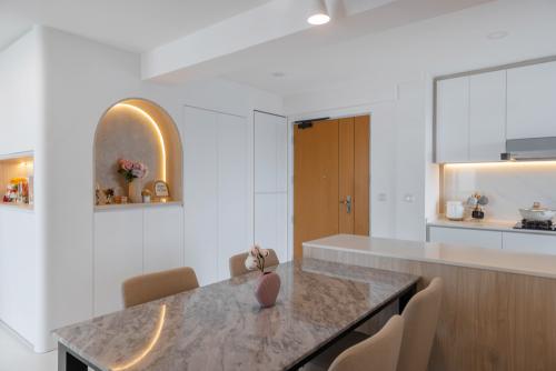 Modern Foyer at Compassvale Helm @ Sengkang