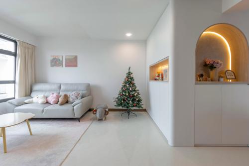 Modern Living Room at Compassvale Helm @ Sengkang