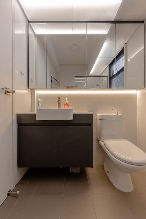 Scandinavian Bathroom at Dakota Breeze