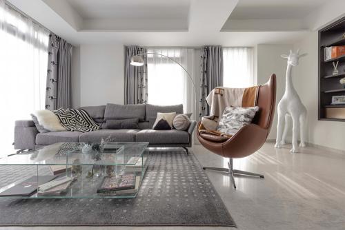 Modern Living Room at 3-Storey Penthouse