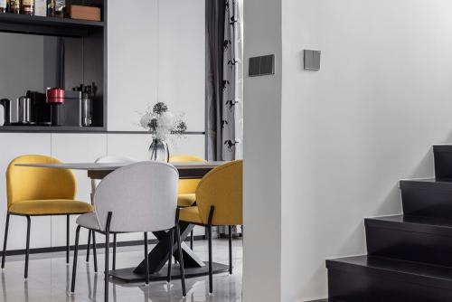 Modern Dining Room at 3-Storey Penthouse