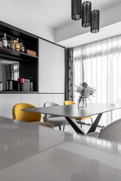 Modern Dining Room at 3-Storey Penthouse