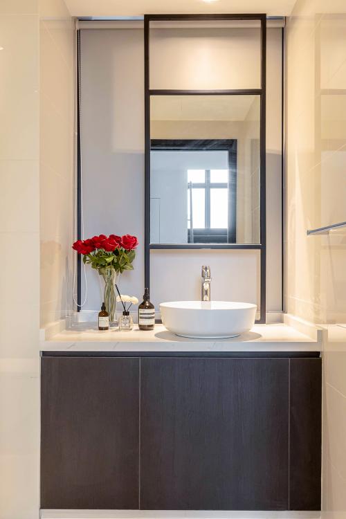Modern Bathroom at 3-Storey Penthouse