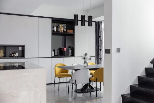 Modern Dining Room at 3-Storey Penthouse