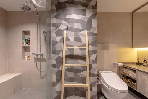 Modern Bathroom at 3-Storey Penthouse