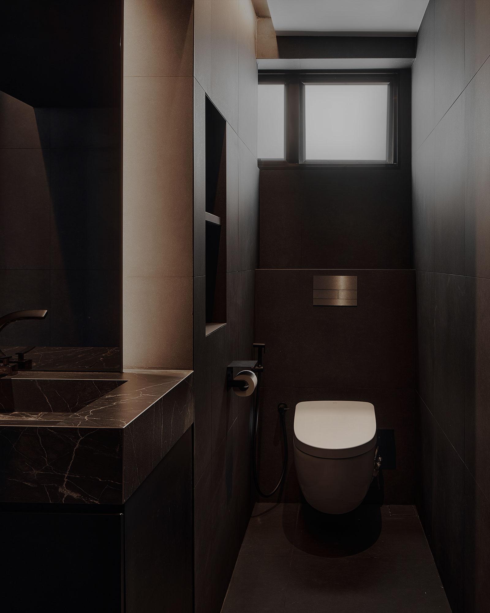 Contemporary Bathroom with Mirror and Rainshower