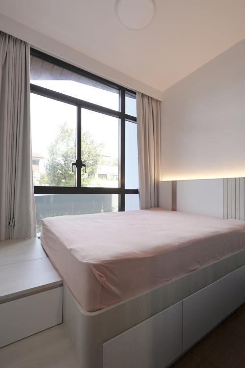 Modern Bedroom at Daintree Residence