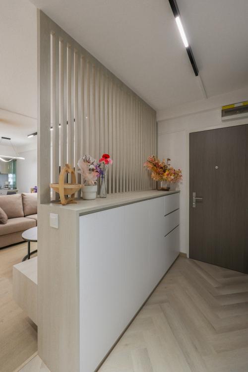 Modern Foyer at Kim Keat
