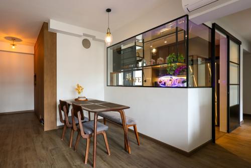Industrial Dining Room at Woodleigh Hillside